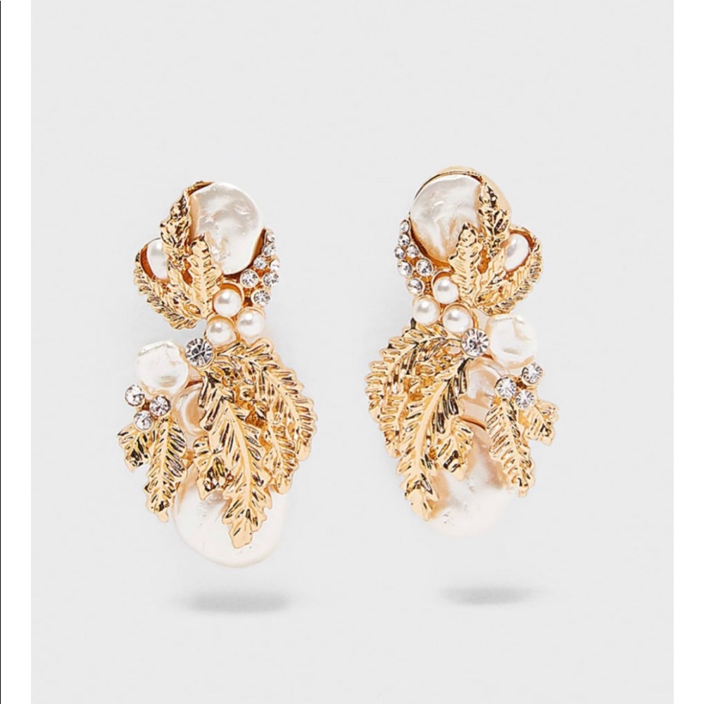 Gold and Pearl Statement Minimalist Earrings